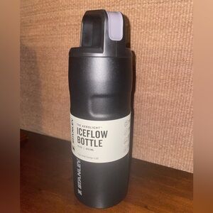Stanley IceFlow AeroLight Bottle